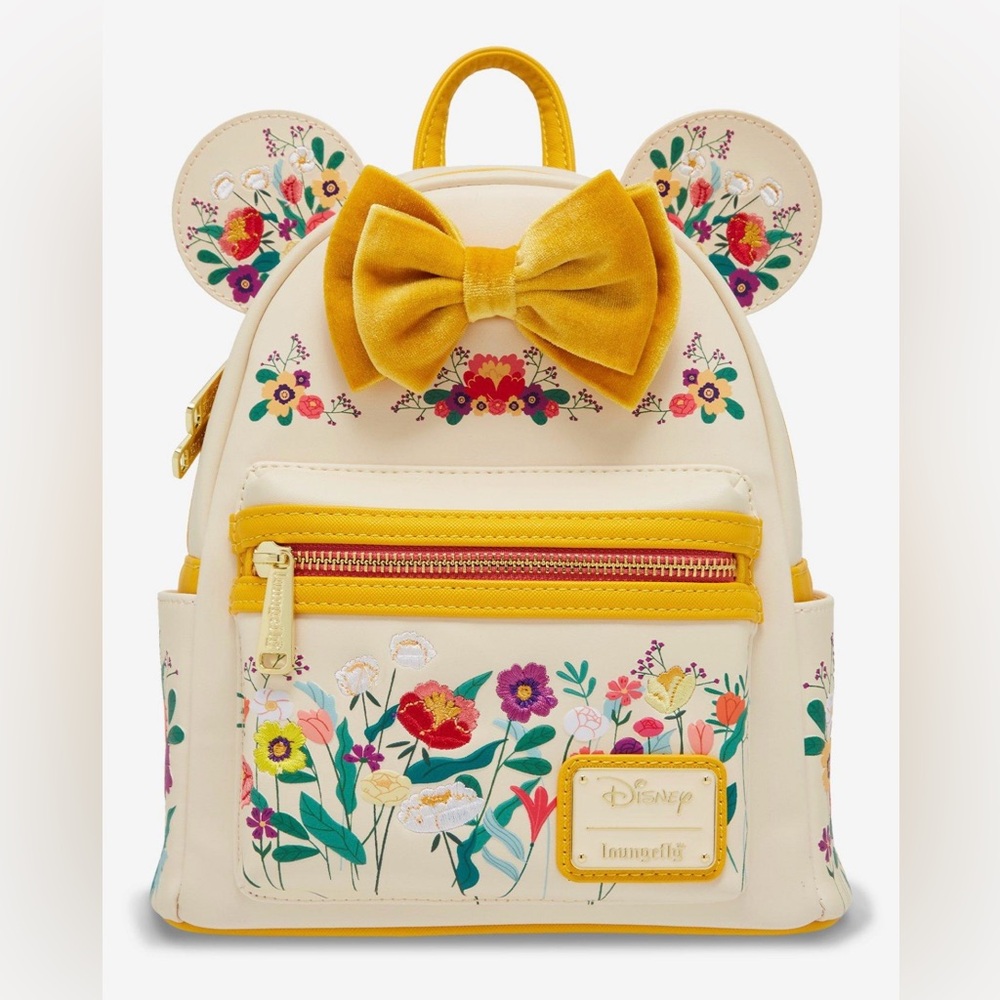 SOLD Rare Loungefly Minnie Mouse Floral Backpack -Exclusive perfect for spring